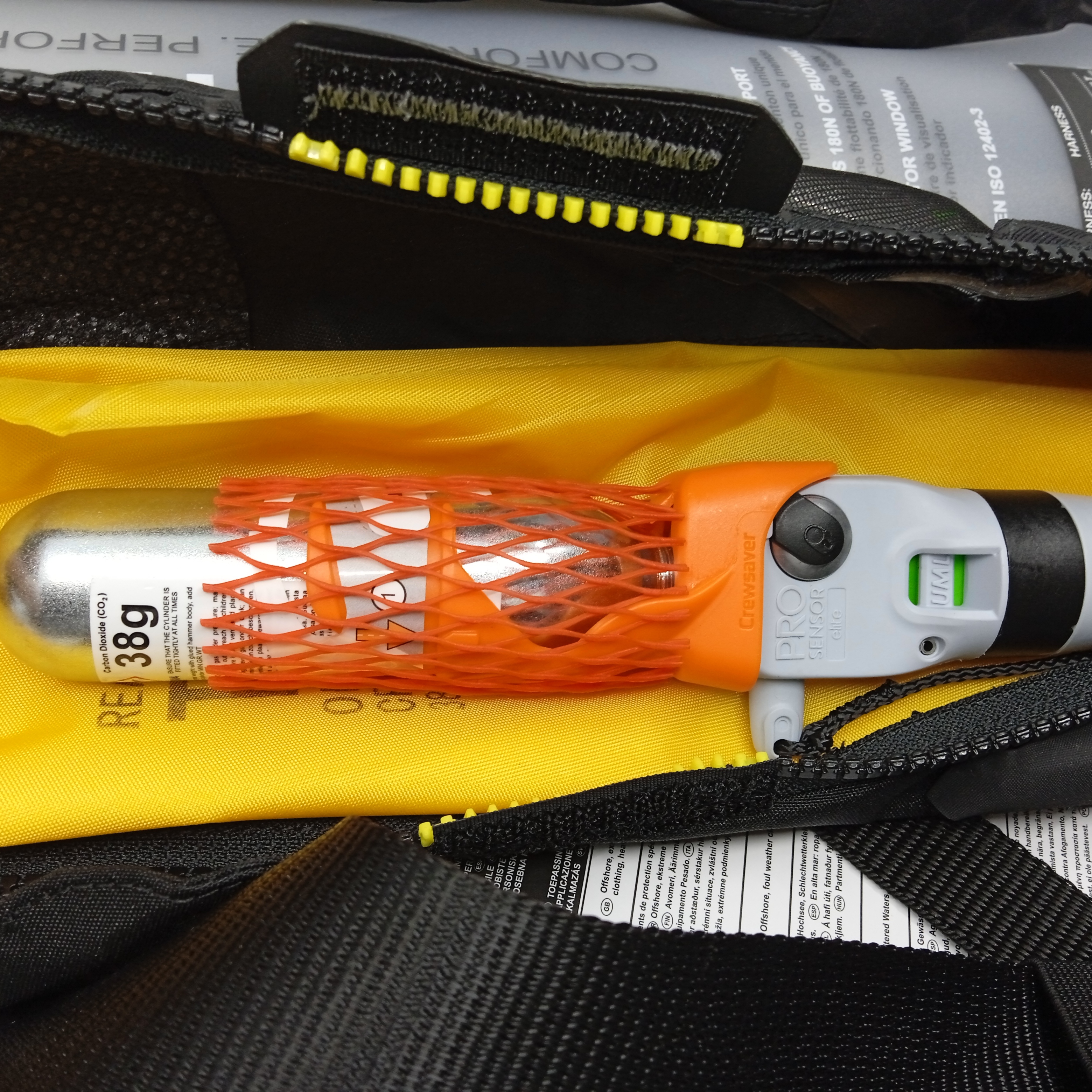 Päästevest Crewsaver CREWFIT+ 180N PRO automaatne must