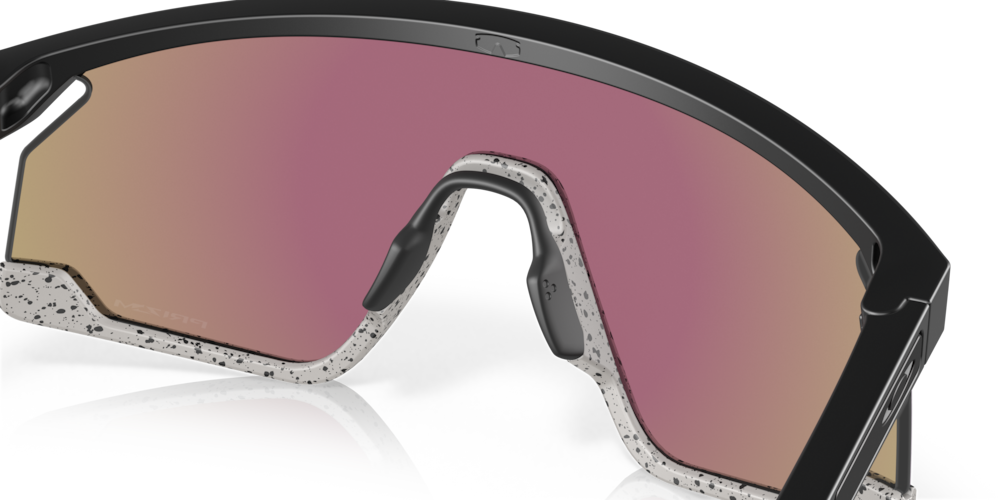 Päikeseprillid OAKLEY BXTR Matte Black Prizm Sapphire