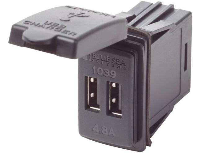 Laadija Blue Sea Systems 2xUSB-ga kandiline 12/24V 4,8A